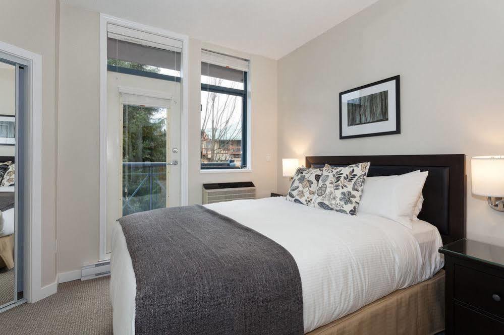 Beautiful Whistler Village Alpenglow Suite Queen Size Bed Air Conditioning Cable And Smarttv Wifi Fireplace Pool Hot Tub Sauna Gym Balcony Mountain Views Extérieur photo